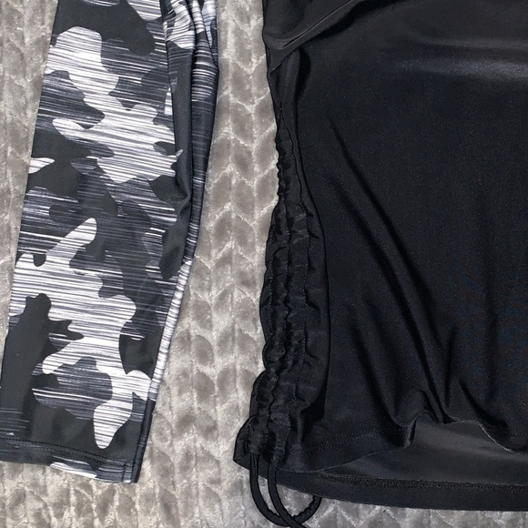 Lot of 3 lightweight jackets/sweatshirt.  Size Small. - Picture 6 of 13